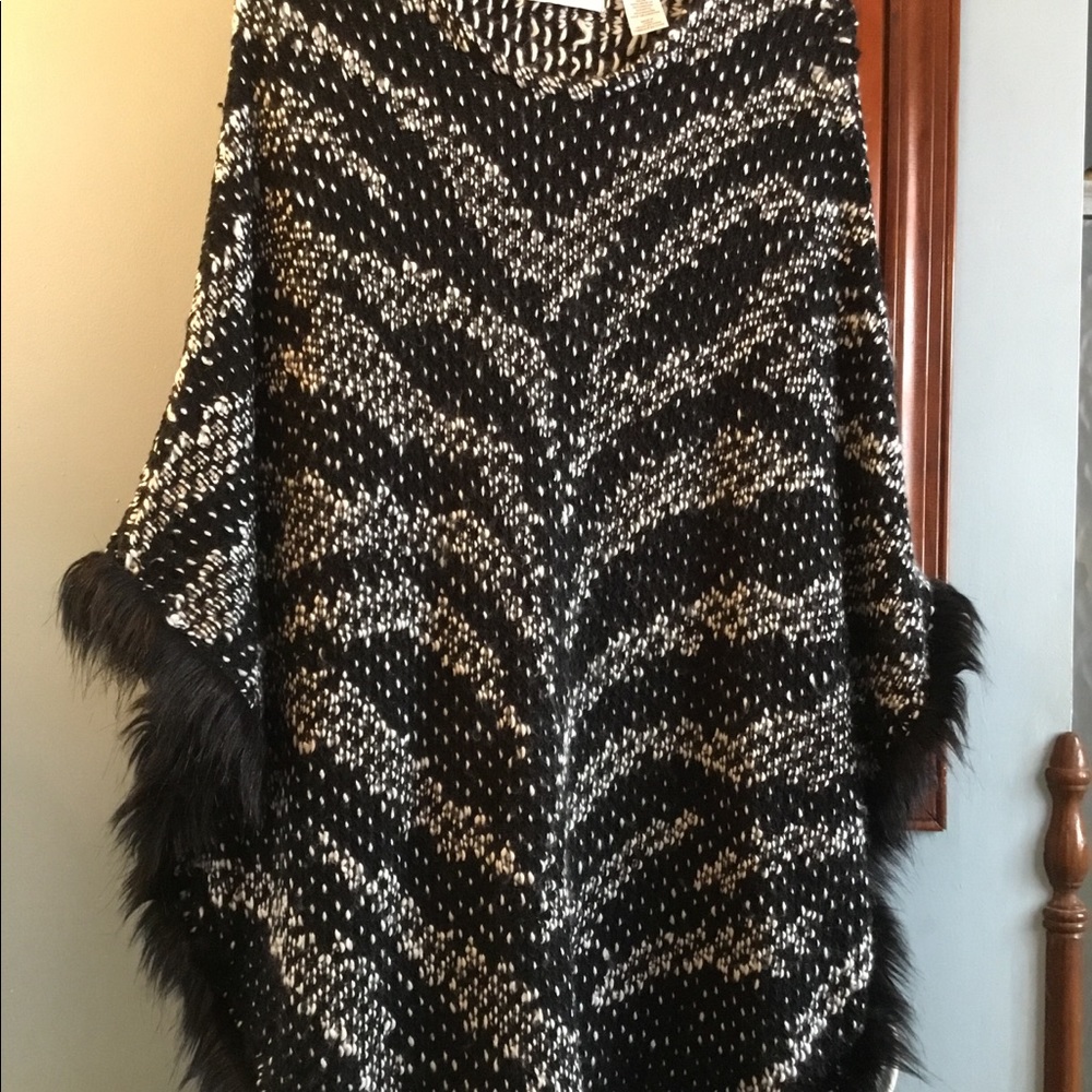 Alfred Dunner L/XL Poncho Black/White
